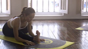 10-min Beginner Yoga with Seniors [CHN]