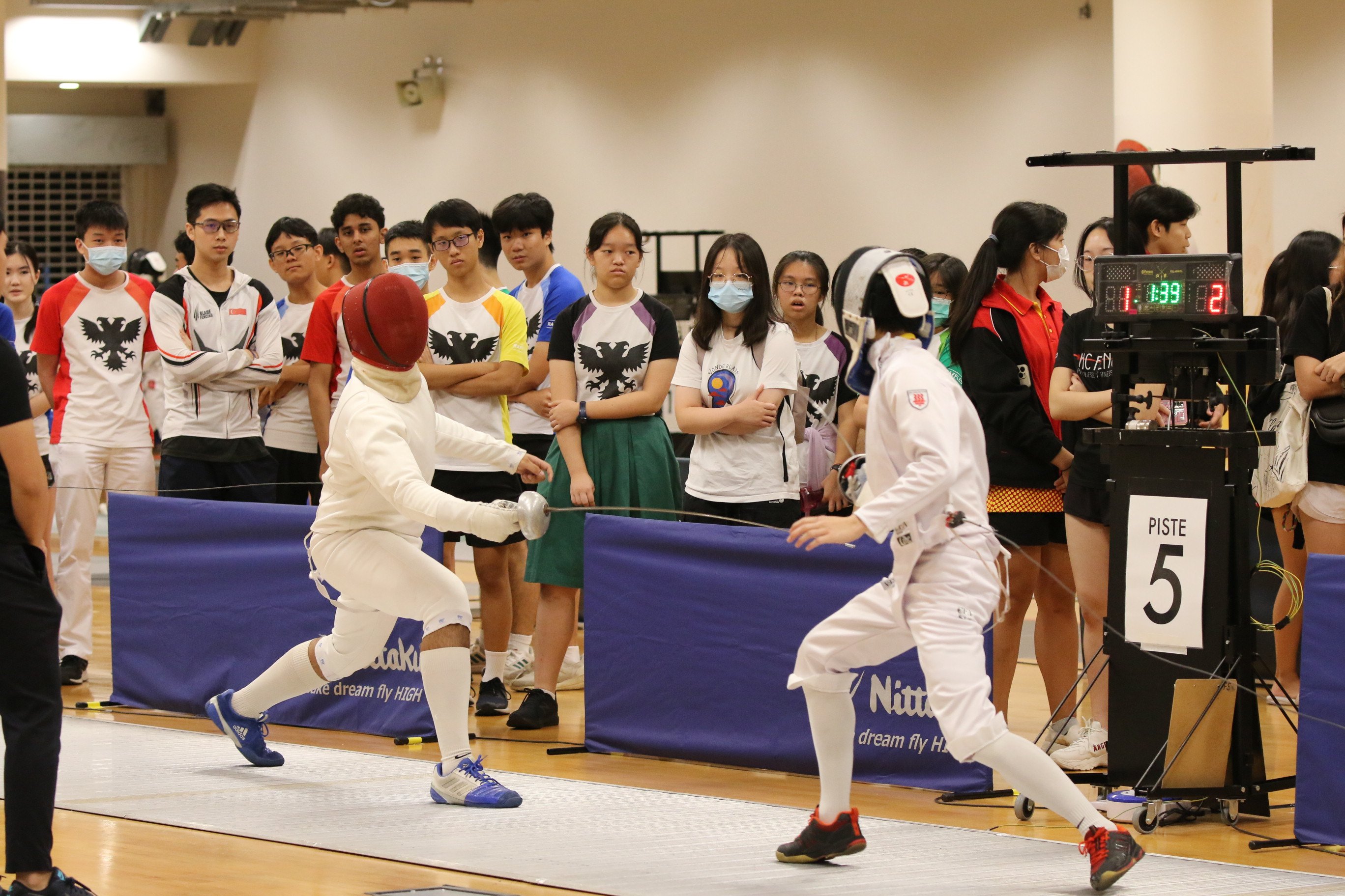 2023-04-20_NSG Fencing Mens Epee Div A_Photo by Anbumani(1)_LIM RYAN JIA JUN vs MUHAMMAD AZAD BIN MOHAMED HASHIM (Qualifiers)
