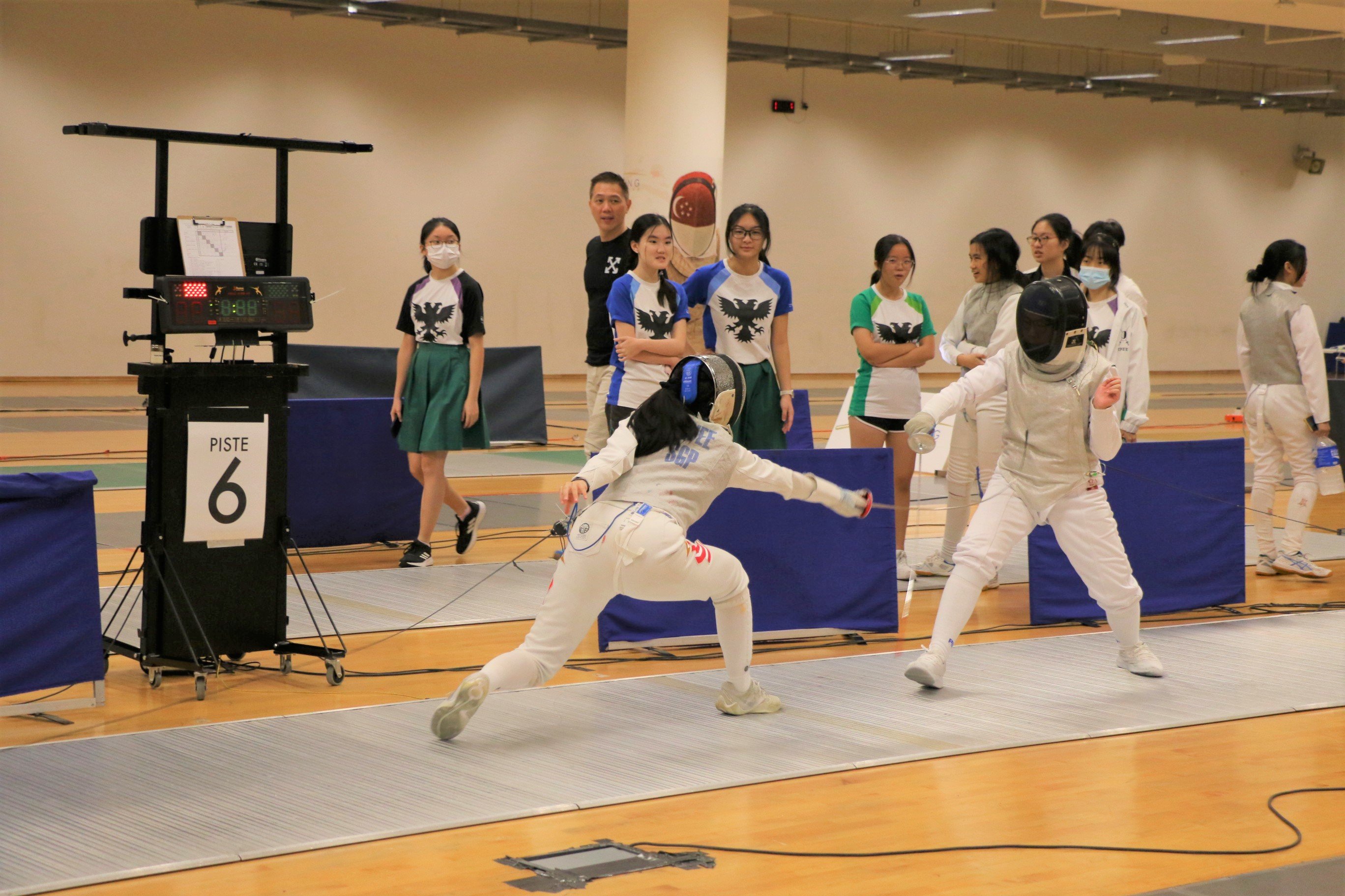 2023-04-20_NSG Fencing Womens Foil Div A_Photo by Anbumani(2)_SONG RUI QI GENEVIEVE vs LIA SWEE (Qualifiers)