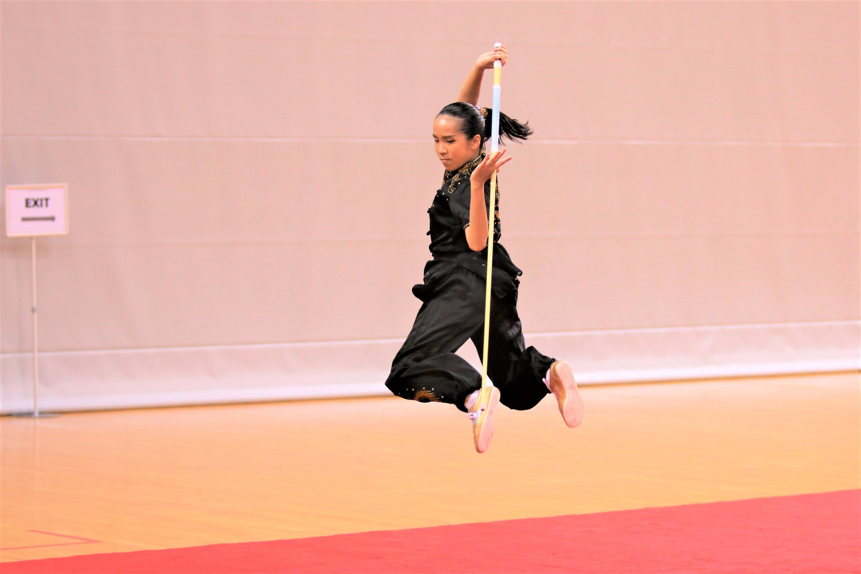 2023-04-20_NSG Wushu Girls Div A Cudgel_Photo by Anbumani (1)_PHUA YU TONG(TMJC)