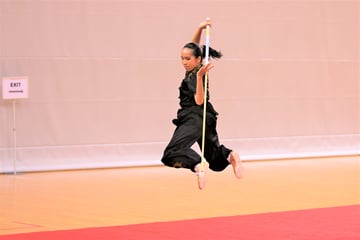 2023-04-20_NSG Wushu Girls Div A Cudgel_Photo by Anbumani (1)_PHUA YU TONG(TMJC)