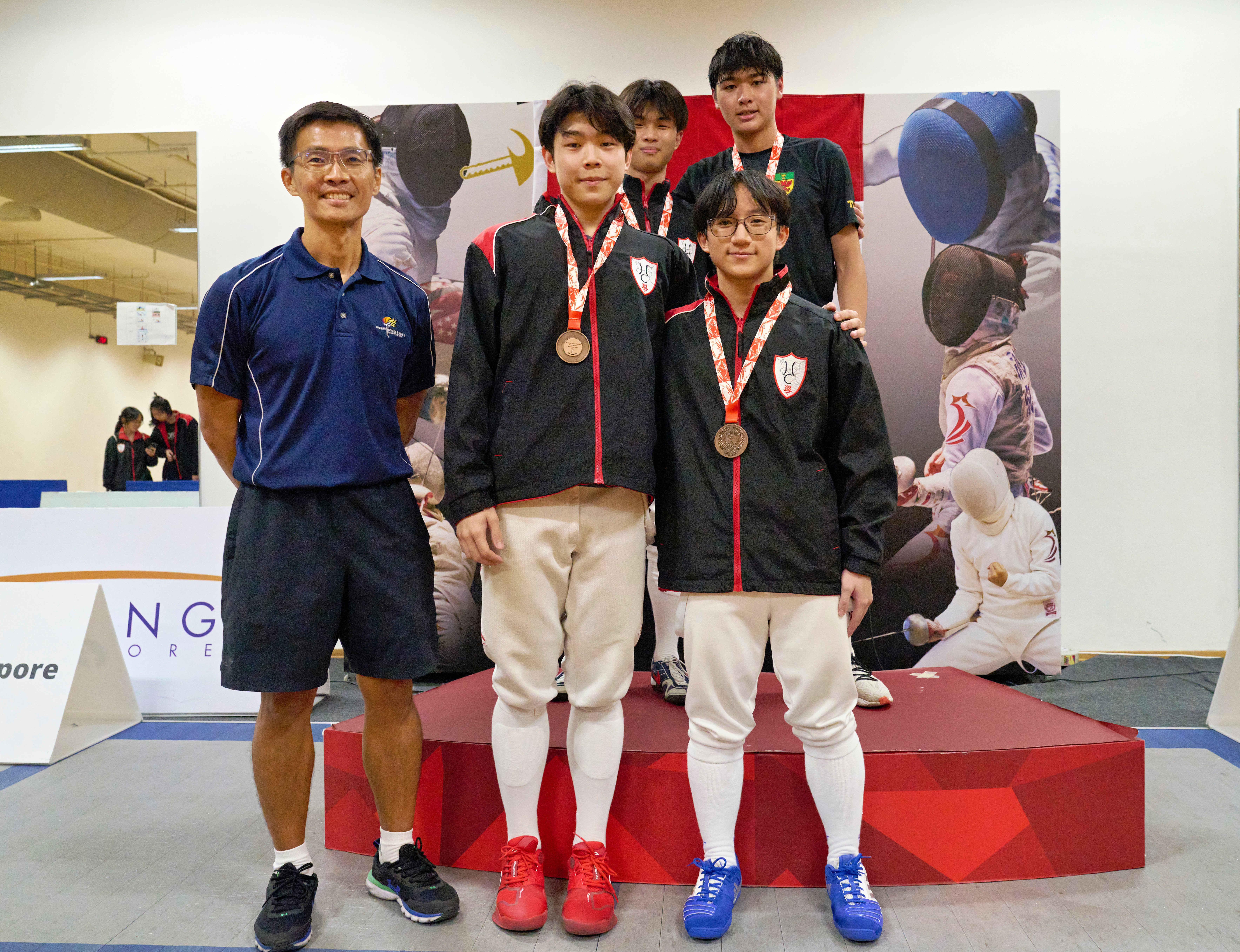 2023_04_20 Fencing Sabre A Div Boys Photo by Eric Koh, Winners of the Individual event [2nd row Leo Trevor Dong 1st from RI(R) Tan Qi Yuan Ivan 2nd from HCI(L), 1st row Tan You Wen 3rd from HCI(R) Toh Hong Rui, Rya