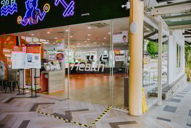 2. 023_Woodlands Lab_Wide Shot_Entrance_Landscape