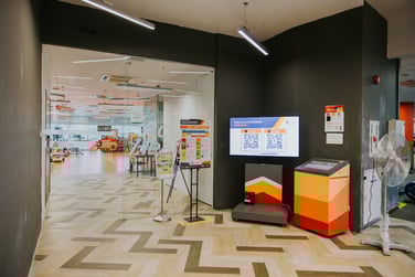 2. 032_SK Lab_Wide Shot_Entrance_Landscape