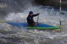 What is the right way to hold a canoe paddle