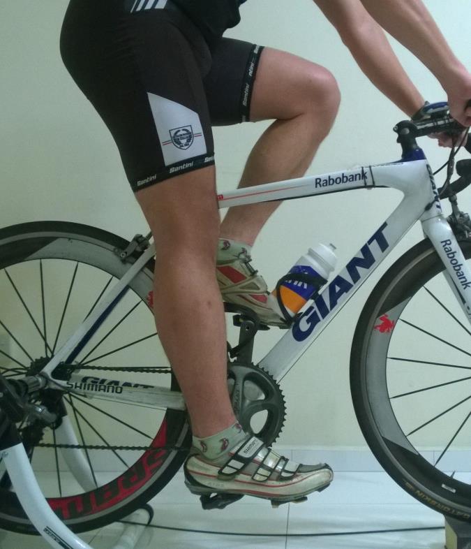 Heel to pedal method to determine saddle height
