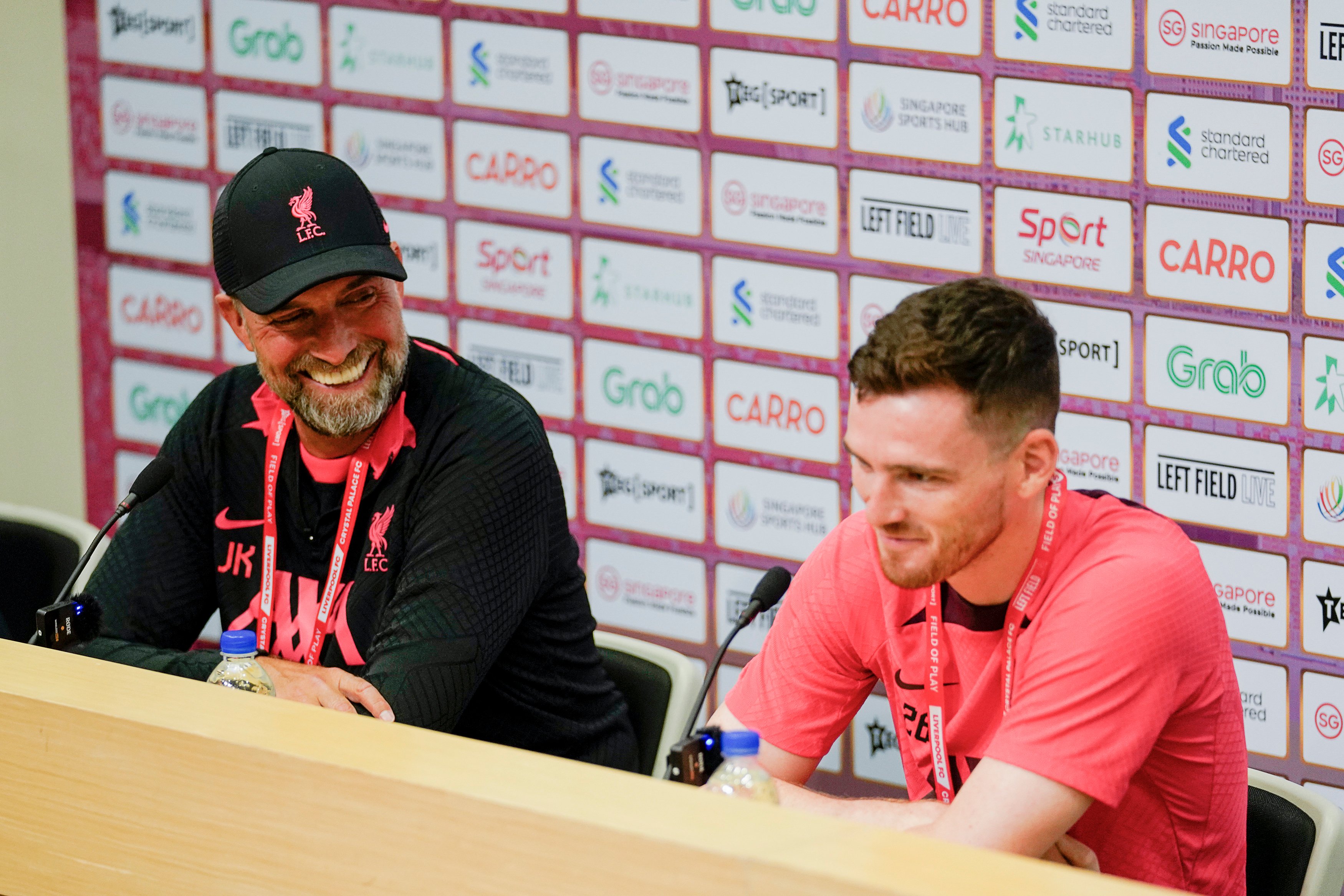 Andy Robertson and Jurgen Klopp_Photo credit Standard Chartered Singapore Trophy 2022