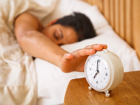 Can I lose weight by sleeping?