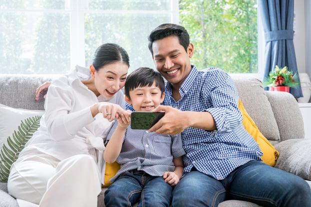 Screen Mindfulness: How Families Can Reclaim Attention at Home