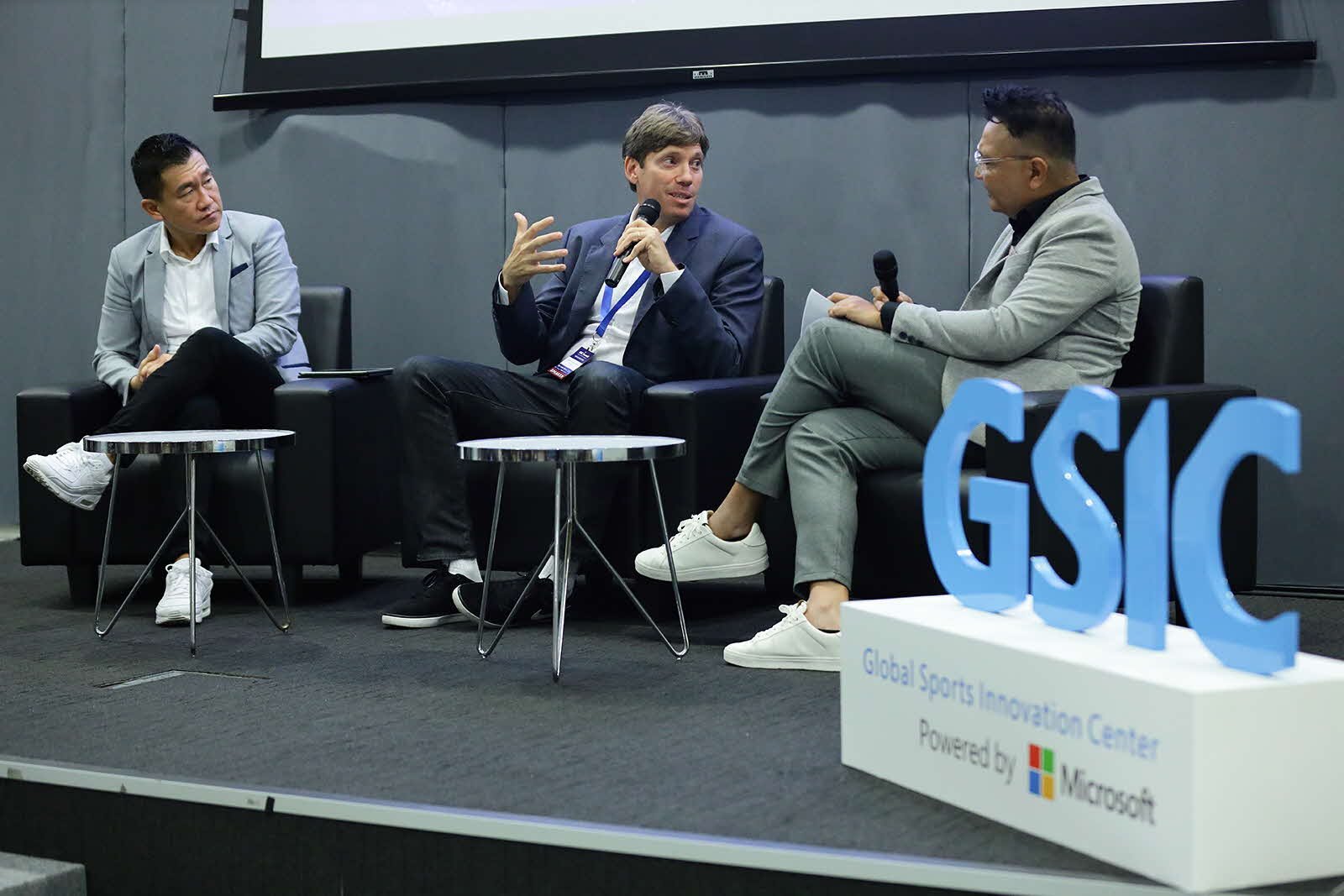 Mr Roy Teo (Chief of Industry Development, Technology & Innovation Group for SportSG) and Mr Sebastian Lancestremere (GSIC President and Sports Managing Director at Microsoft) in a panel discussion at GSIC Summit APAC. Photo credit_ Ministr-1