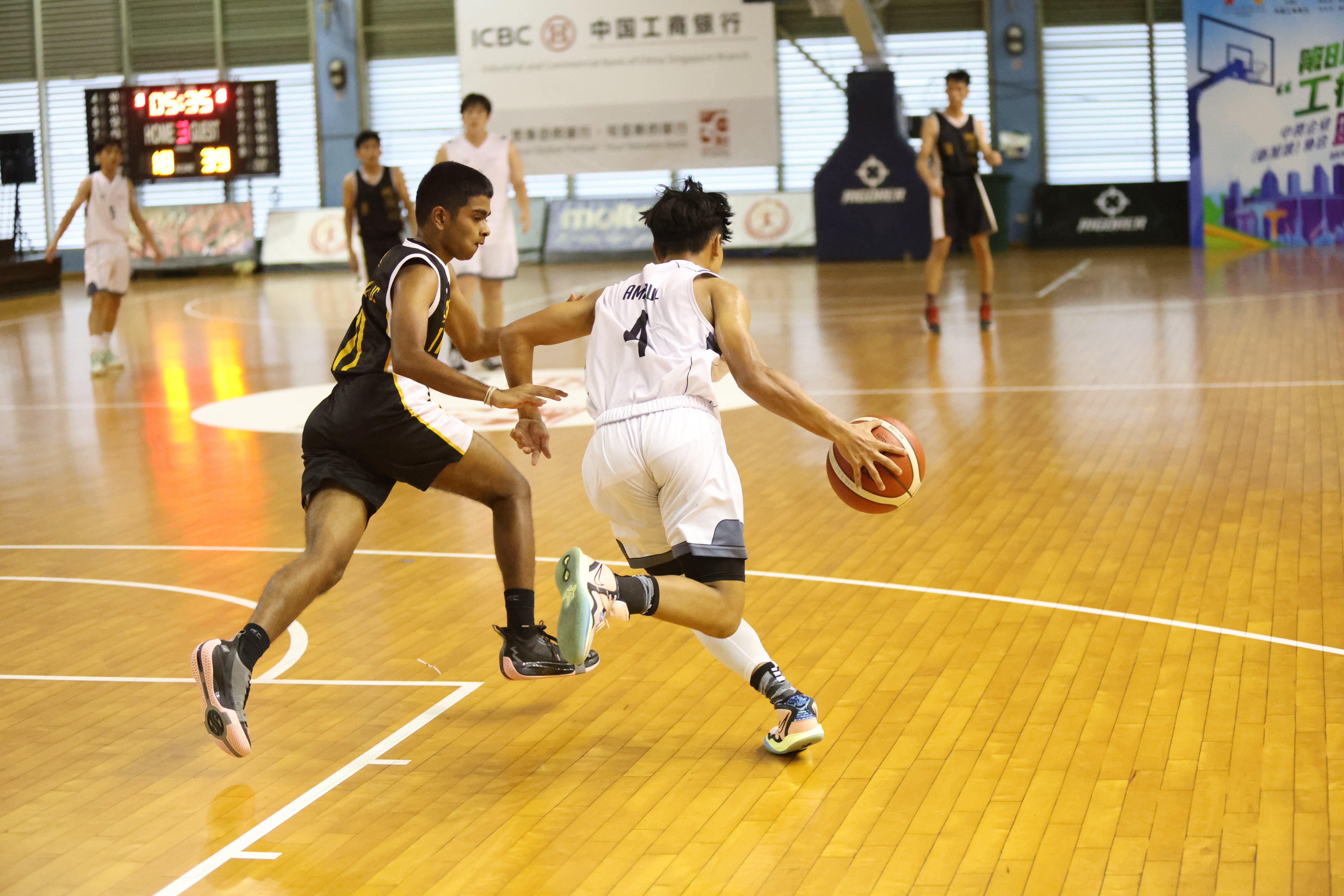 2023-04-28_NSG Basketball Div A Boys- MI(White) vs NJC(Black)_Photo by Anbumani (16)