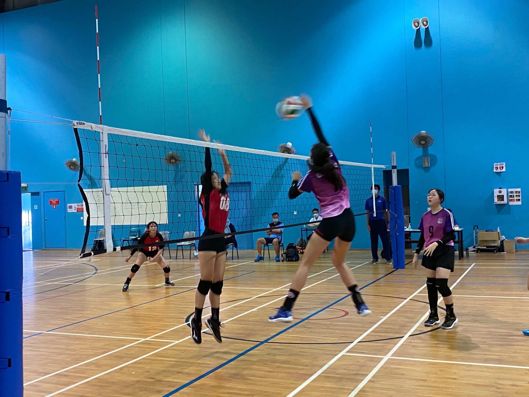 NSG South Zone B Div girls volleyball final - Queenstown (red) v Queensway (purple)
