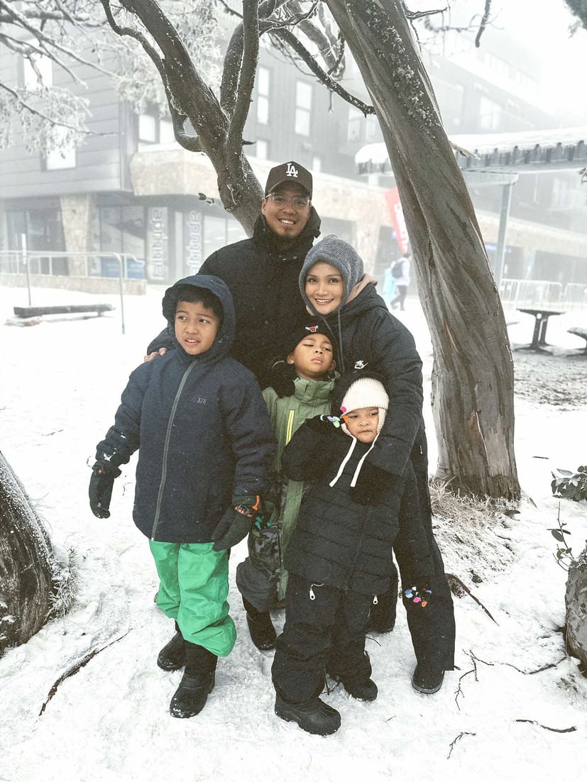 Shakir with Family_2