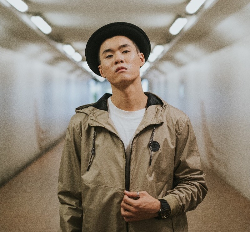 DJ